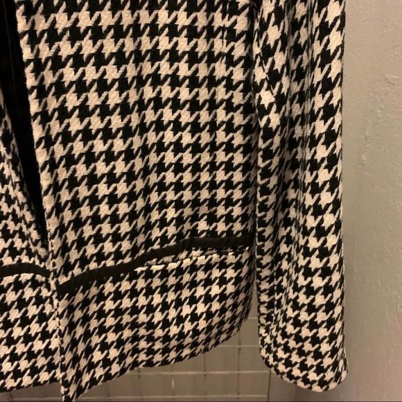 💋Requirements black and white jacket - Picture 3 of 7